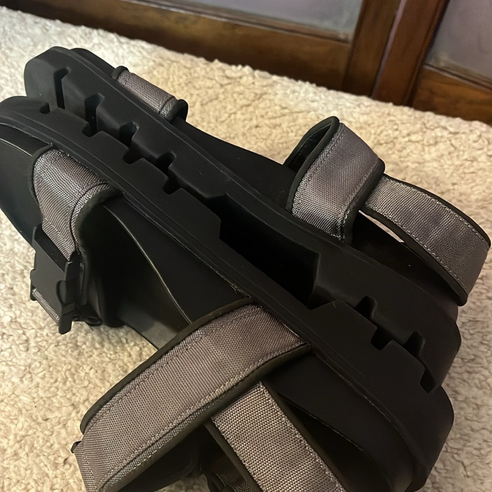 ZARA Metal Buckle Strappy Ladies sandals - Picture 6 of 8